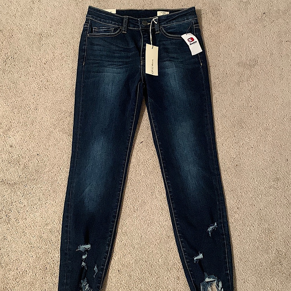 Brand new Buckle jeans size 26 (equal to size 4)